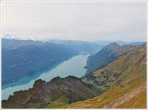 . Bei klarem Wetter ist der Blick vom Brienzer Rothorn (2350 m �. M.) atemberaubend. Nicht nur der Brienzer See und die Stadt Interlaken kann man entdecken, sondern auch die Berner Hochalpen. 28.09.2013 (Jeanny)