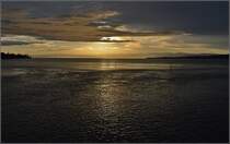 Föhnstimmung am Bodensee in der Totale. Je nach Wolken und Sonnenstand eine neue Stimmung. Konstanz, Februar 2014.