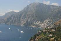 An der Amalfi-Kueste. Blick auf Positano.