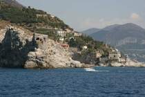 An der Amlfi-Kueste zwischen Amalfi und Positano.