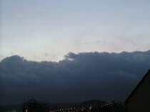 Was kommt da auf uns zu? Foto aufgenommen in der Nhe von Wiltz im Norden von Luxemburg am 25.11.07 kurz nach 17 Uhr. 