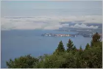Blick ins Nachbarland: Vom Pfänder (Österreich) auf Lindau ( Deutschland).
19.09.2015)