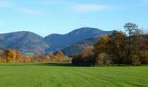Blick aus der Rheinebene auf den s�dlichen Schwarzwald mit dem 1414m hohen Belchen, Nov.2015