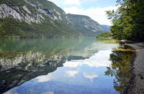 Der Bohinjsko jezero (deutsch: Wocheiner See, auch Bohinjsee) bei Ukanc in Slowenien. Aufnahme: 2. August 2016.