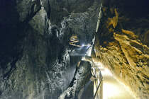 Die Höhlen von Škocjan in Slowenien zählen als bedeutendste unterirdische Erscheinung in der Karstlandschaft Kras und in Slowenien zu den bedeutendsten Höhlen der Welt. Der Reka-Fluss verschwindet unter einer Felswand, oberhalb deren das Dorf Škocjan liegt, nach dem die Höhlen (Škocjanske jame) benannt wurden. Aufnahme: 28. Juli 2016.