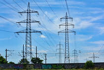 Hochspannungs- und Bundesbahn-Drahtverhau  bei Porz-Lind - 10.07.2016