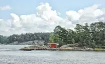Schärenküste der Insel Yxlan östlich von Stockholm. Der Stockholmer Schärengarten ist die größte Inselgruppe in Schweden und die zweitgrößte Inselgruppe der Ostsee nach dem Schärenmeer, das zu Finnland gehört.
Aufnahme: 26. Juli 2017.