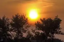 Ein herbstlicher Sonnenuntergang über Bochum. (Oktober 2007)