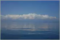 Die Wolkenwand bietet mit ihrem Spiegelbild eine eindrucksvolle Stimmung auf dem Genfersee.
(09.05.2022)