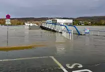 Schiffsanleger bei Rheinhochwasser in Remagen - 16.12.2023