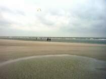 Am Sandstrand bei St. Peter-Ording bei tr�ben Sommerwetter, 2003