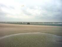 Am Sandstrand bei St. Peter-Ording bei tr�ben Sommerwetter, 2003