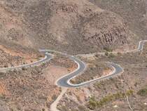 Fahrspa� pur! Auf der Strasse von Artedara nach Fataga kann man sein Auto mal richtig um die Kurven jagen...einfach sch�n. Das Bild stammt vom 13.06.2008