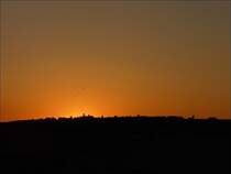 Die Ortschaft Noertrange prsentierte sich am 01.07.08 wie ein Scherenschnitt am abendlichen Himmel. (Jeanny)