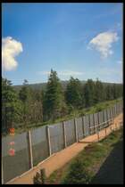 Blick aus der Brockenbahn zum Brocken, dig. Dia von 1993