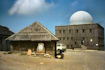 Brockenh�uschen mit Goethe-Denkmal. Brockengipfel, dig. Dia von 1992