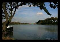 Blick �ber den Dortmund-Ems-Kanal auf das Sperrtor bei Datteln. 