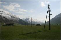 Die grüne Ebene im Urserental - 

Es war mal vorgesehen das ganze Tal zu fluten. In der engen Schöllenenschlucht hätte sich der Bau einer Staumauer angeboten. Zum Glück kam es nicht dazu. 

10.05.2008 (M)