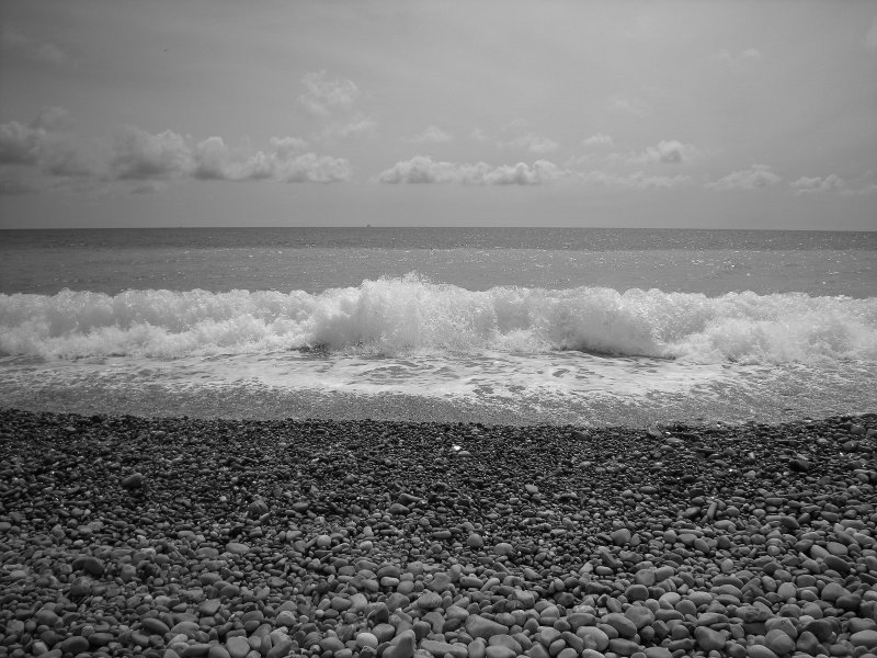 Wasser und Steine = rauschendes Meer.
(April 2009)