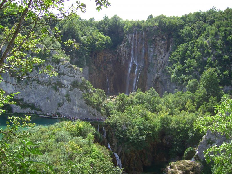 Wasserflle im Nationalpark Plitwitzer Seen (Koatien, Juli 2007).