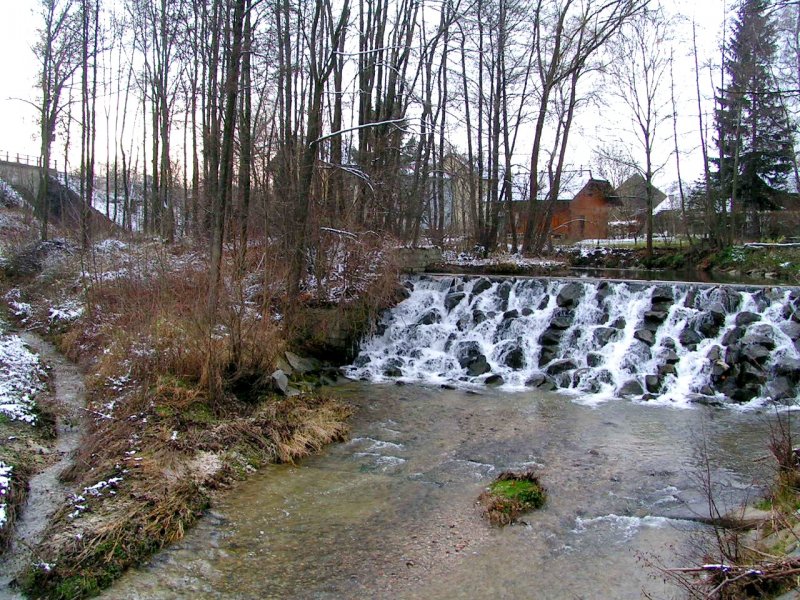 Wasserfall der Oberach bei Ried i.I.; 071117