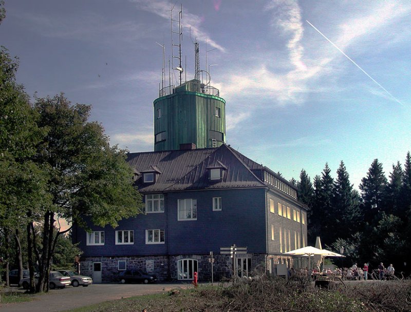 Wetterwarte Kahler Asten. Hchste Erhebung in Nordrhein-Westfalen
mit 867m Hhe.
Aufn Sept. 2006
Kategorie: Hochsauerland, noch nicht vorhanden!