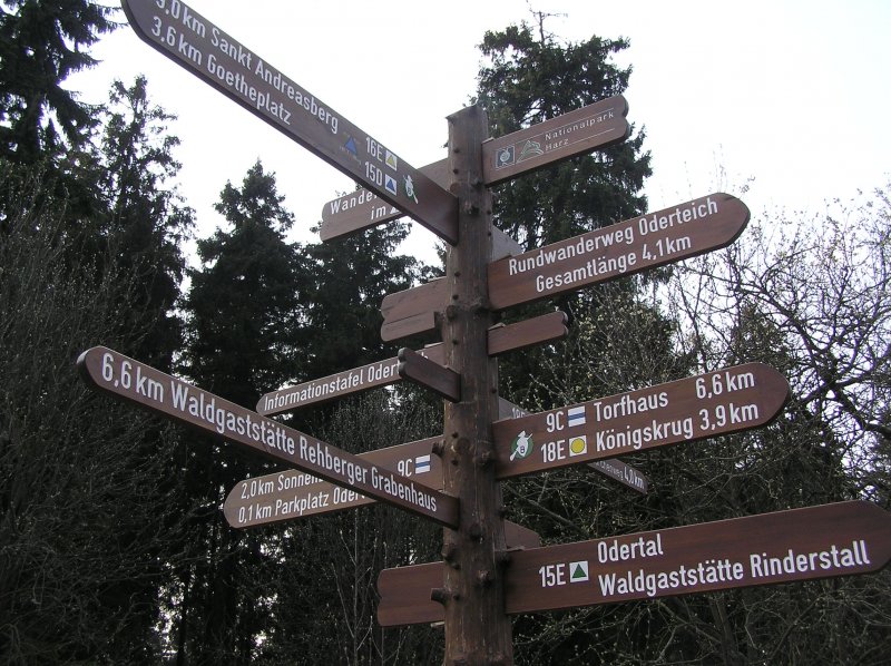 Wie man schon sieht, gibt es am Oderteich viele Wanderausflge :) Das Foto habe ich am 06.06.2006 aufgenommen. Der Oderteich ist ein schnes Ausflugsziel im Hochharz!