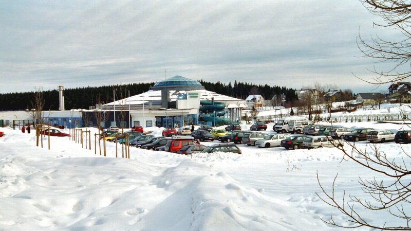 WINTER im Thringer Wald, aber Schnee von gestern (2005); BLICK ZUR RENNSTEIG-THERME